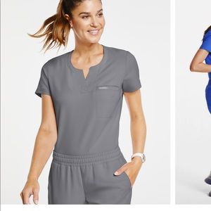 Jaanuu Jogger Scrub Set